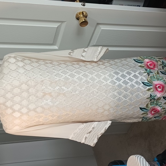 AGHA NOOR Pakistani/INDIAN DRESS 100% SILK with silk embroidery on bottom. - Picture 4 of 16